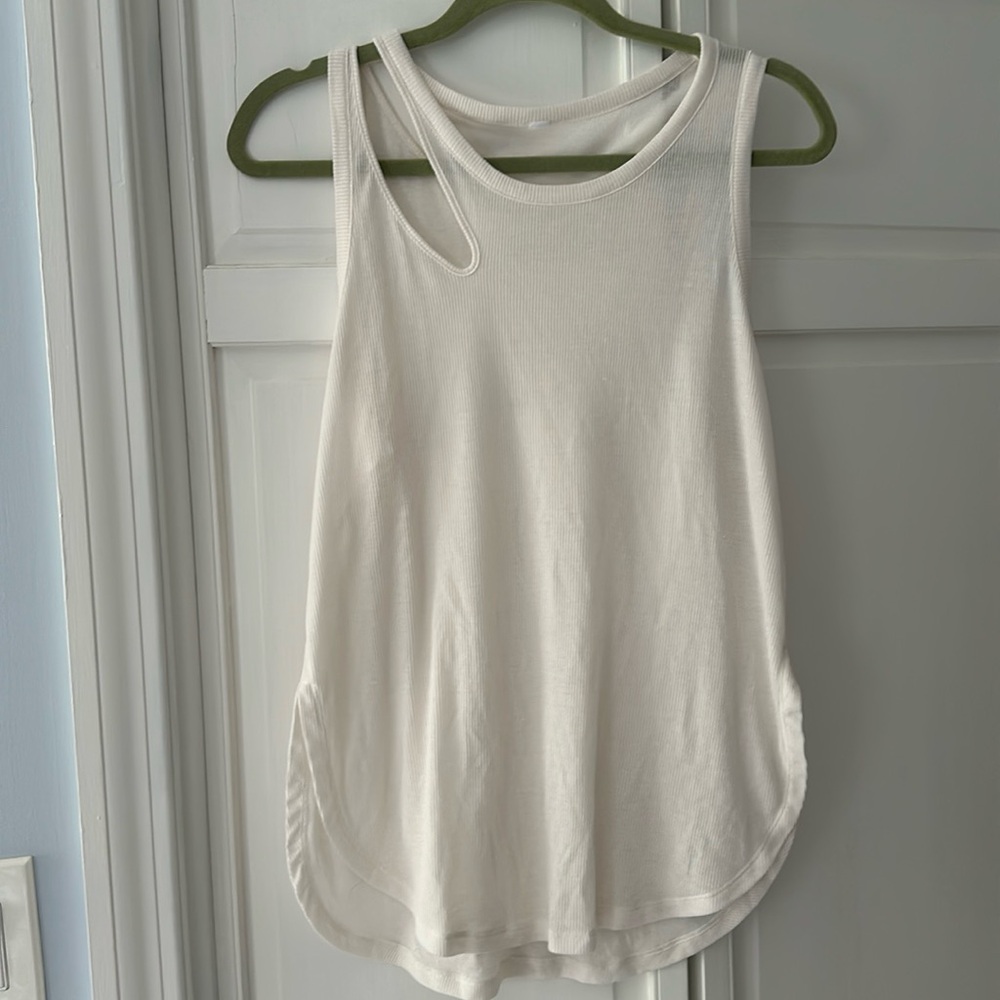Alo yoga ribbed peak tank size M white